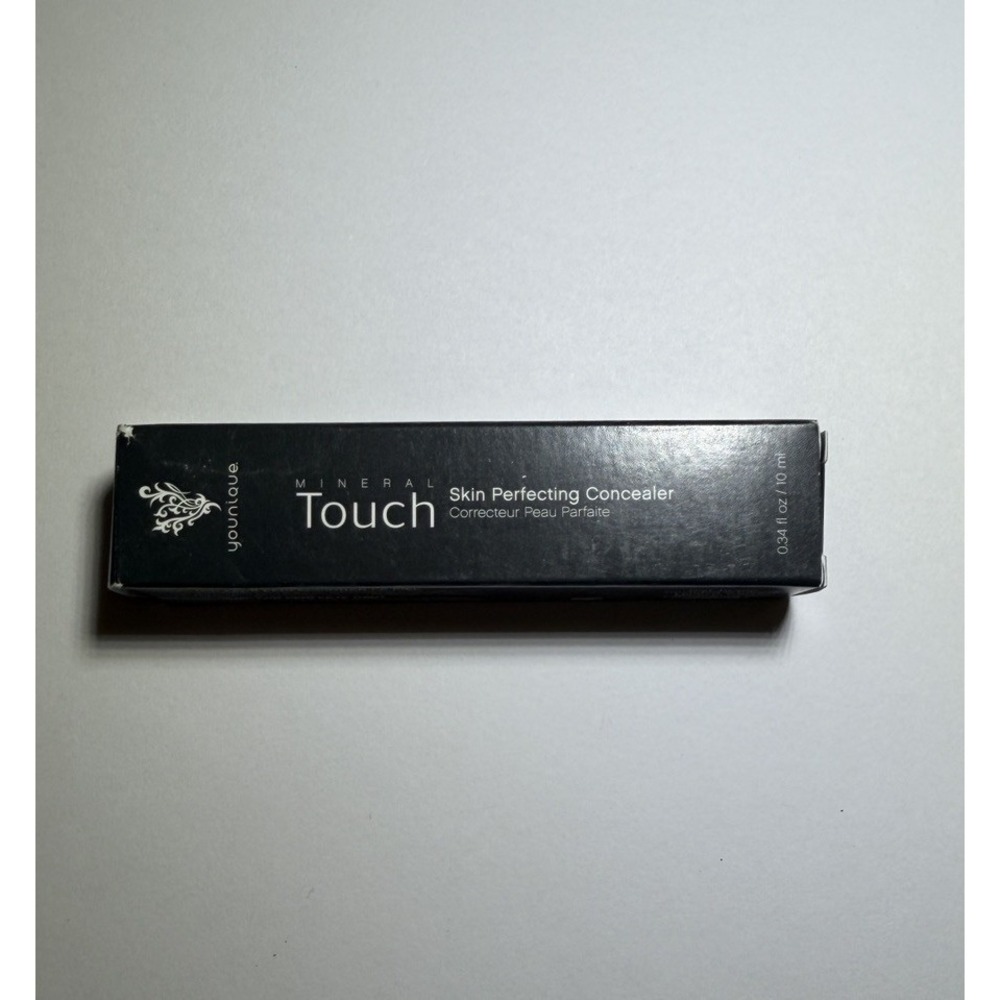 Younique Mineral Touch Skin Perfecting Concealer Satin 10ml New in Box